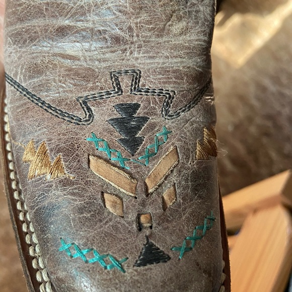 Vintage Coral Boots - Picture 2 of 3